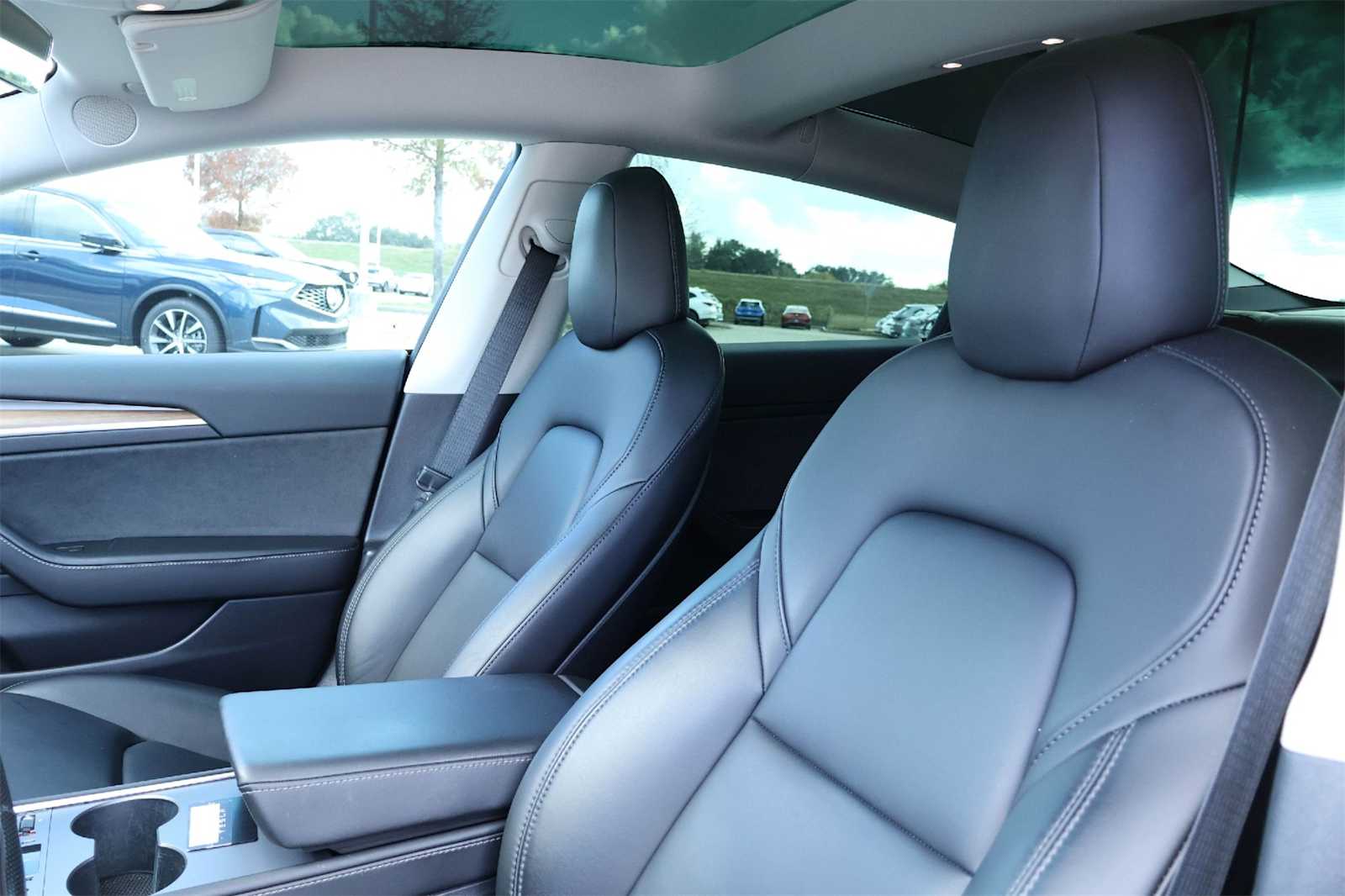 Thumbnail: 2022 Tesla Model 3 - 11