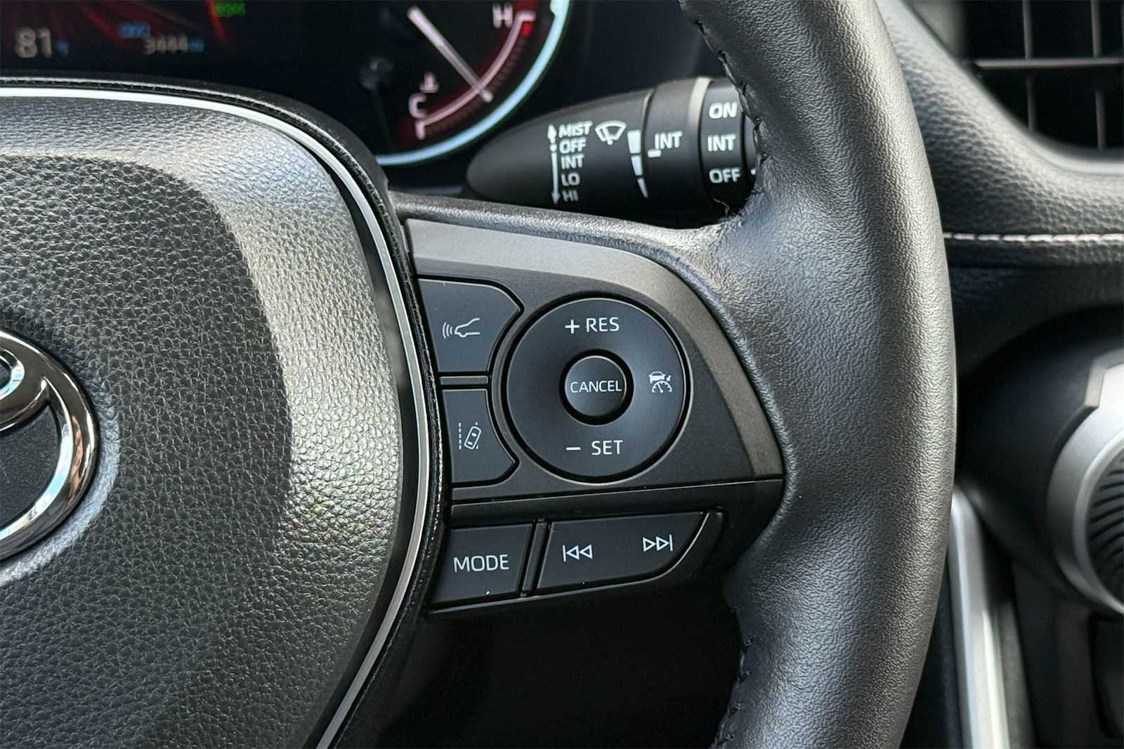 Thumbnail: 2025 Toyota RAV4 - 23