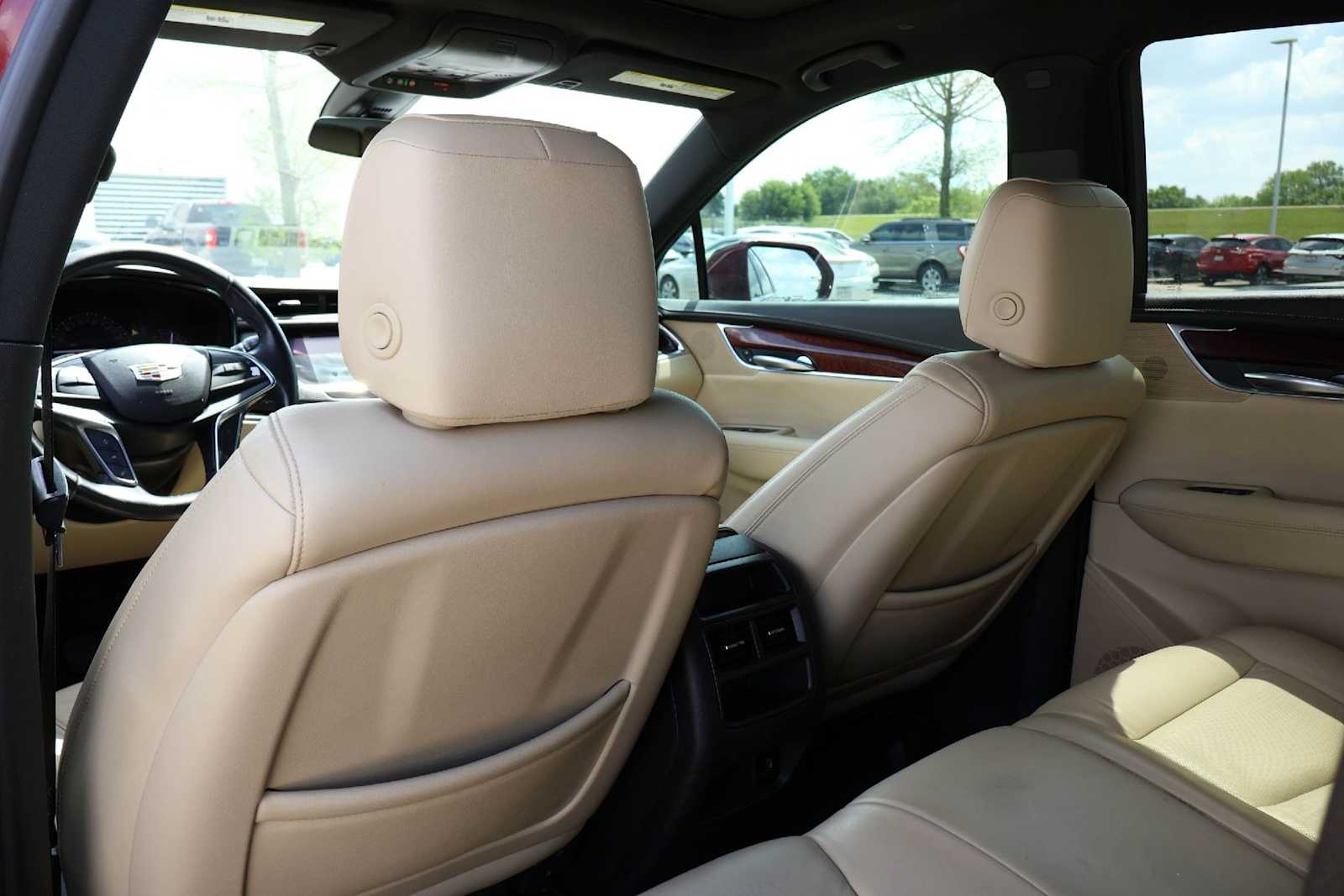 Thumbnail: 2018 Cadillac XT5 - 12
