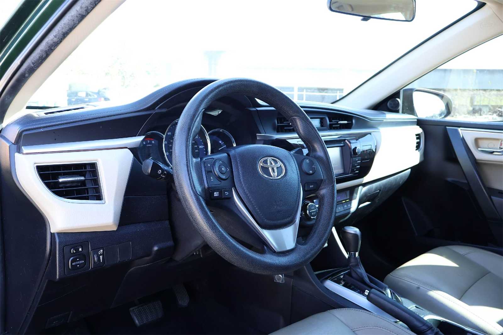 Thumbnail: 2015 Toyota Corolla - 2