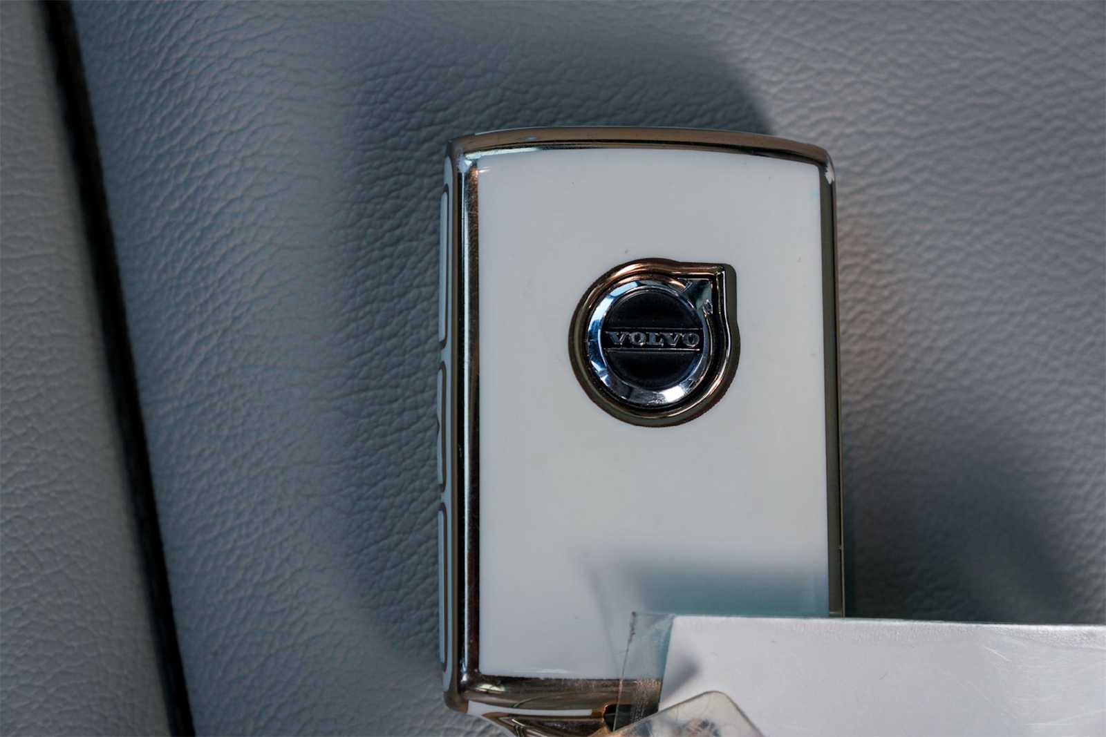 Thumbnail: 2024 Volvo XC40 - 19