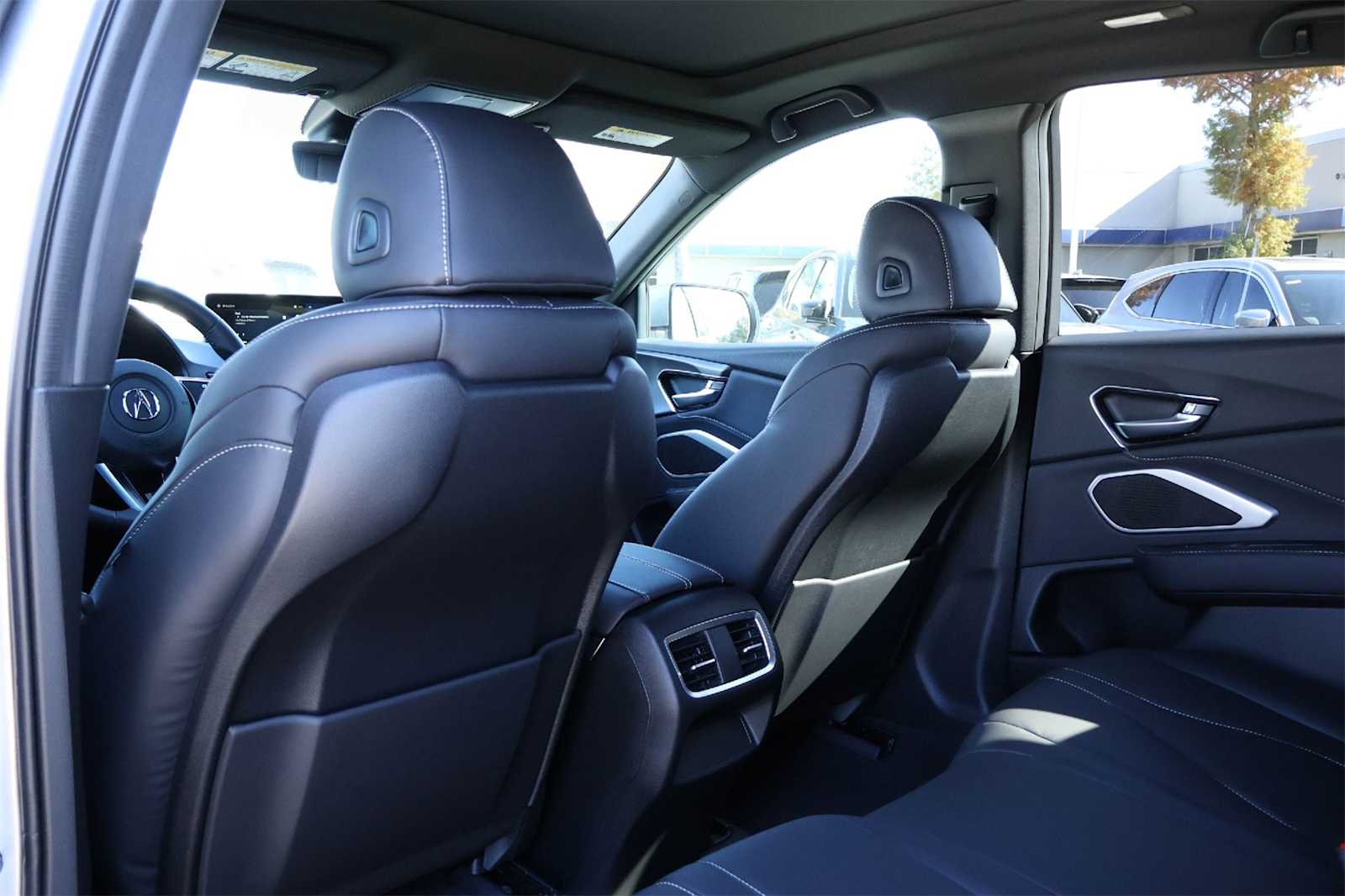 Thumbnail: 2025 Acura RDX - 12