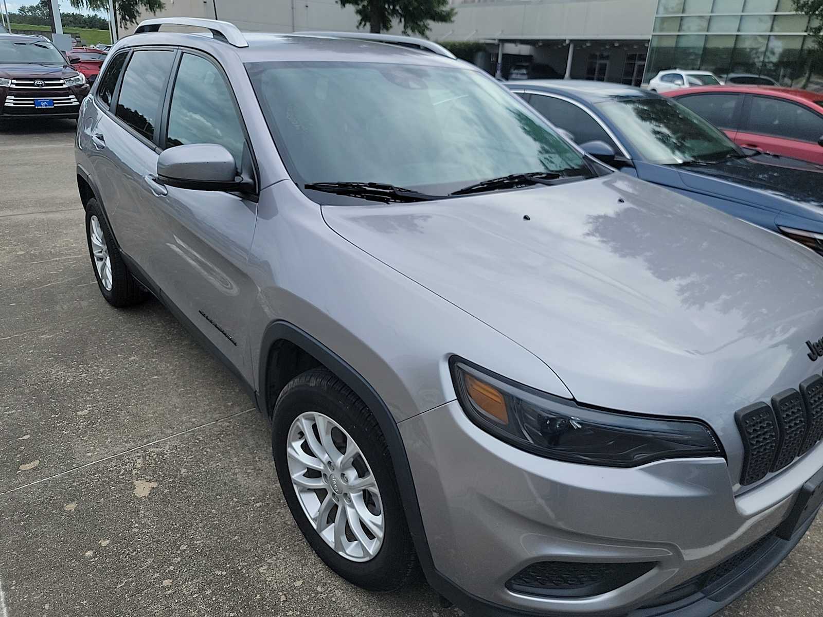 Thumbnail: 2020 Jeep Cherokee - 4