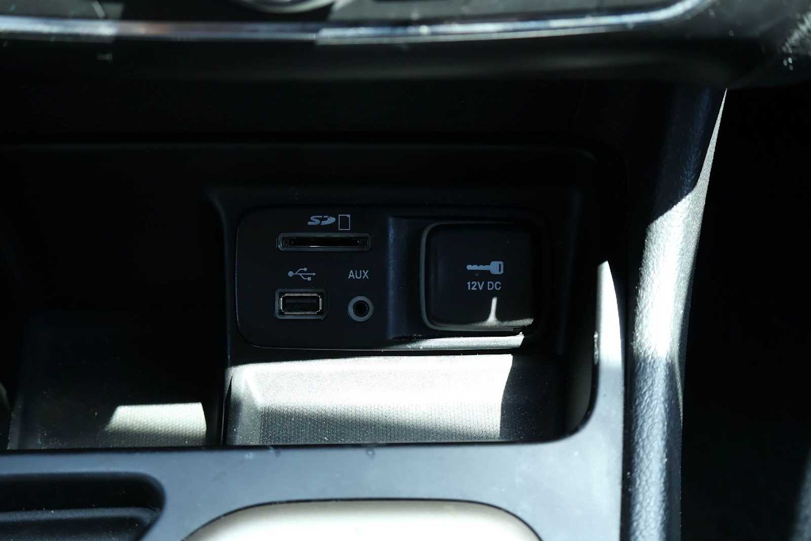 Thumbnail: 2014 Jeep Cherokee - 26