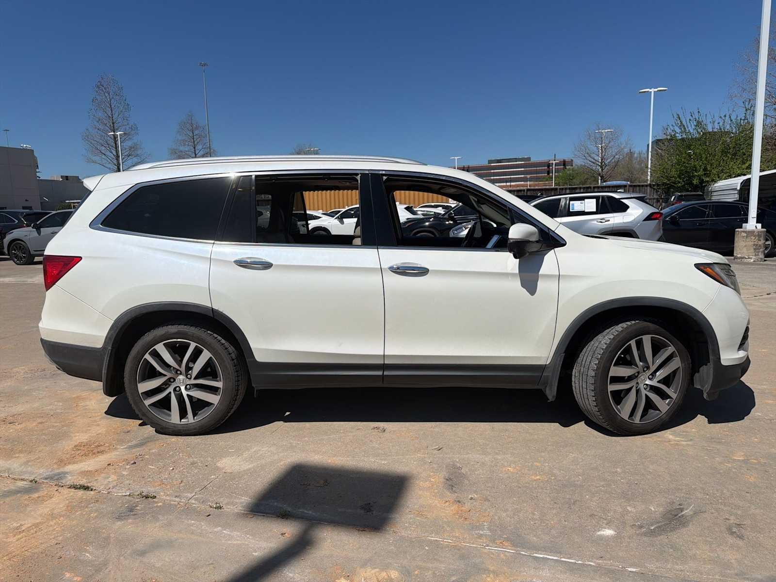 Thumbnail: 2016 Honda Pilot - 4