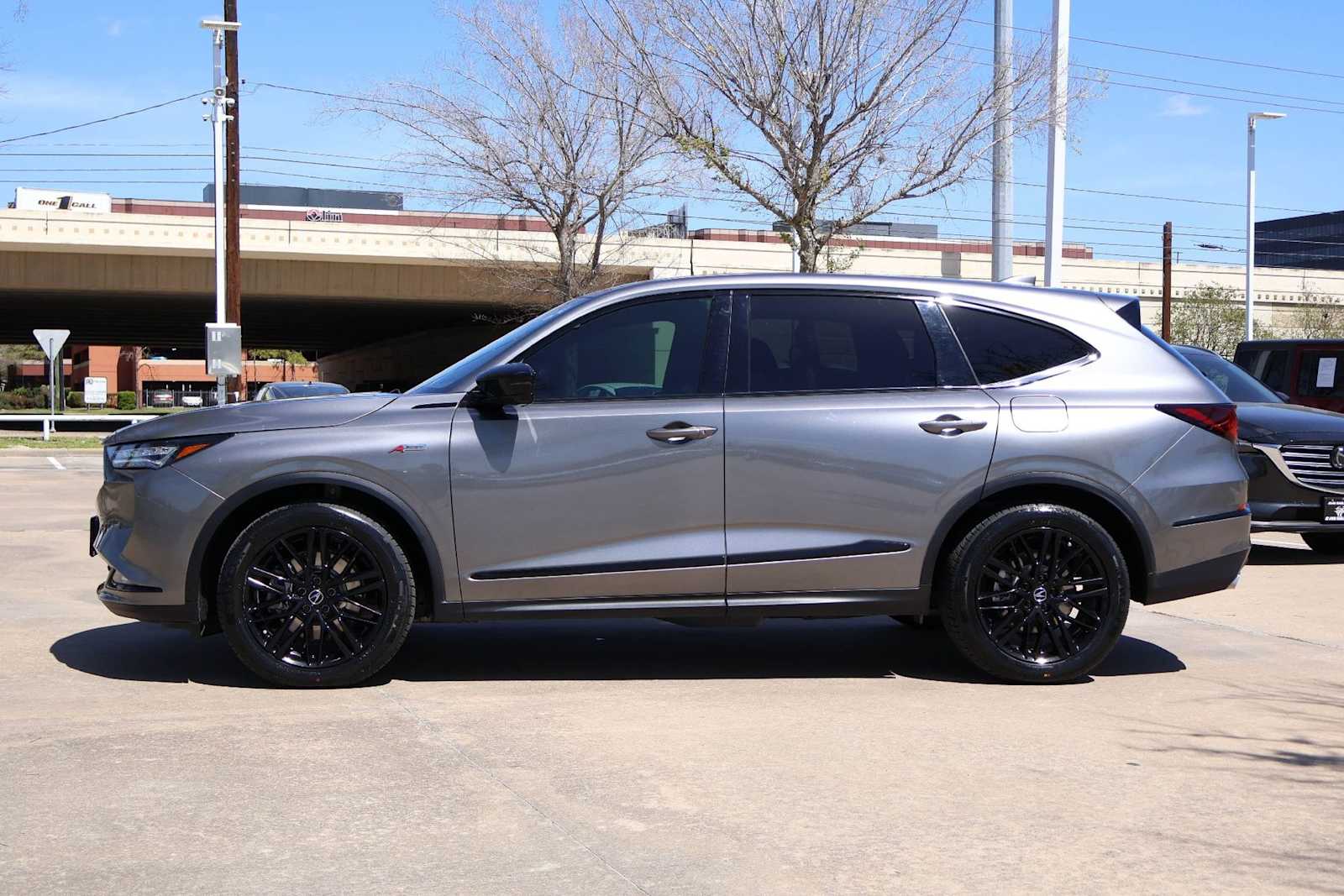 Thumbnail: 2023 Acura MDX - 3