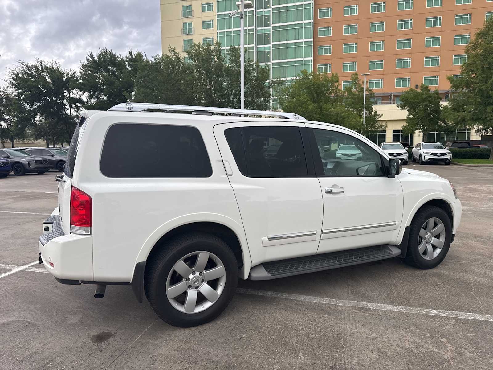 2012 Nissan Armada SL 4