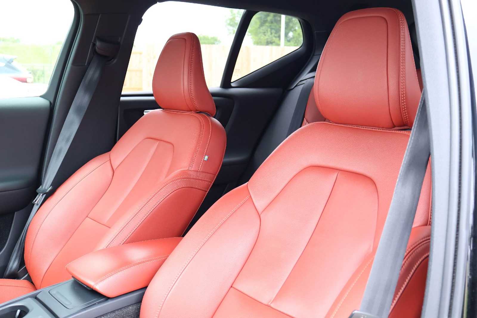 Thumbnail: 2019 Volvo XC40 - 10
