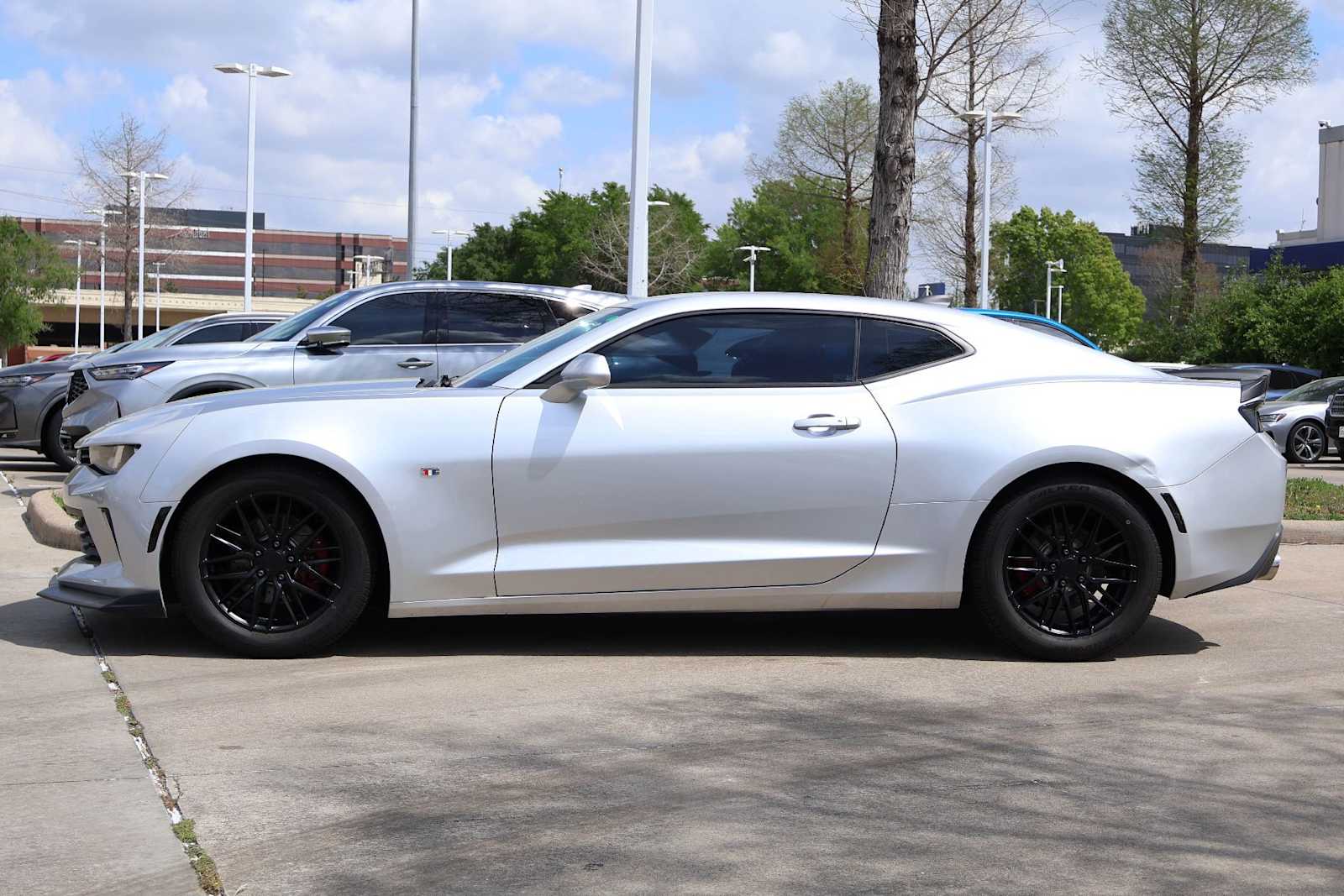 Thumbnail: 2018 Chevrolet Camaro - 3