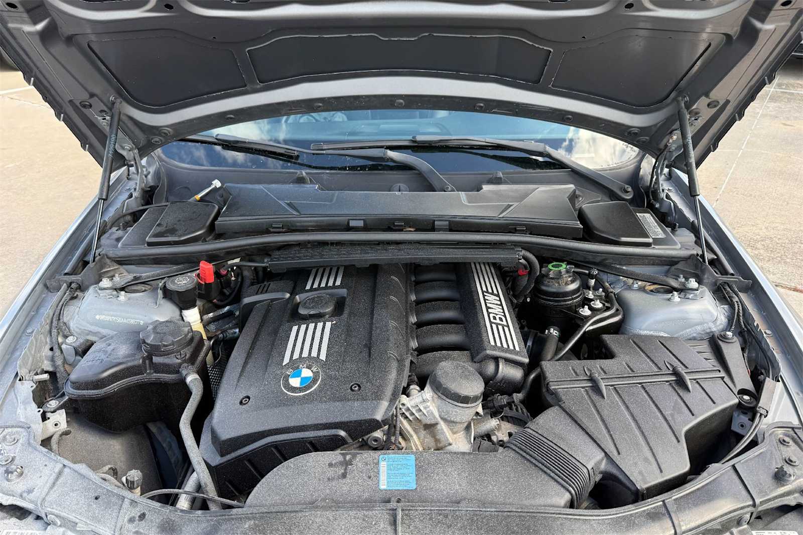 Thumbnail: 2010 BMW 3 Series - 9