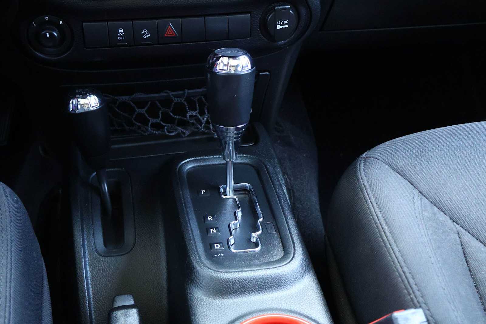 Thumbnail: 2016 Jeep Wrangler - 17