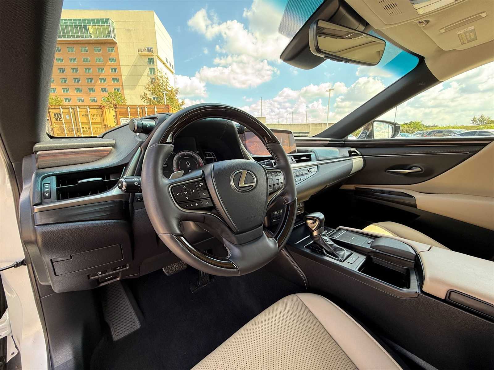Thumbnail: 2019 Lexus ES - 2