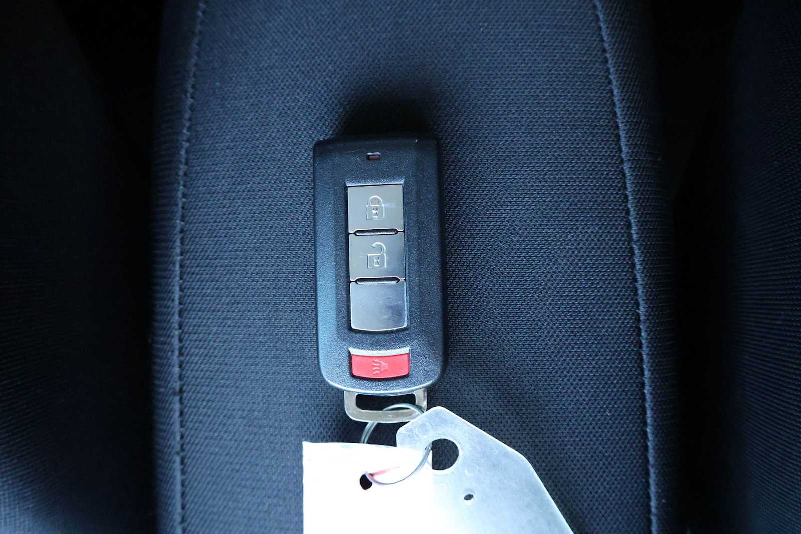 Thumbnail: 2015 Mitsubishi Outlander Sport - 20