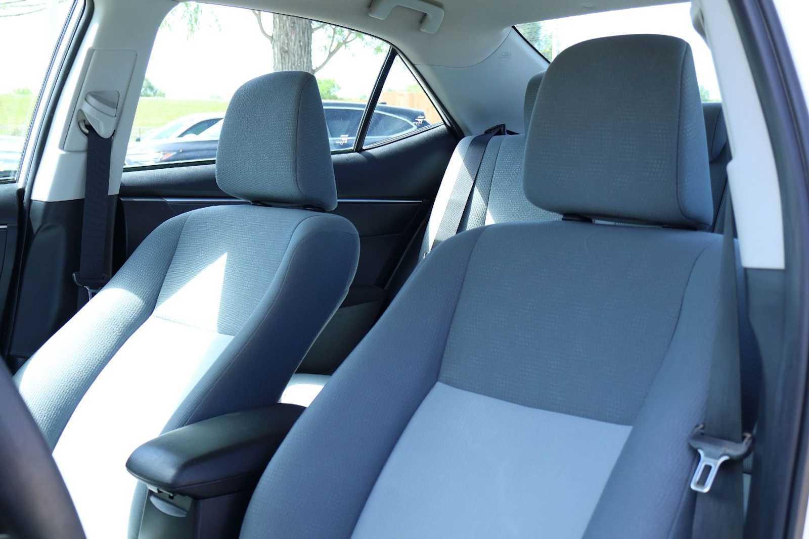 Thumbnail: 2016 Toyota Corolla - 11