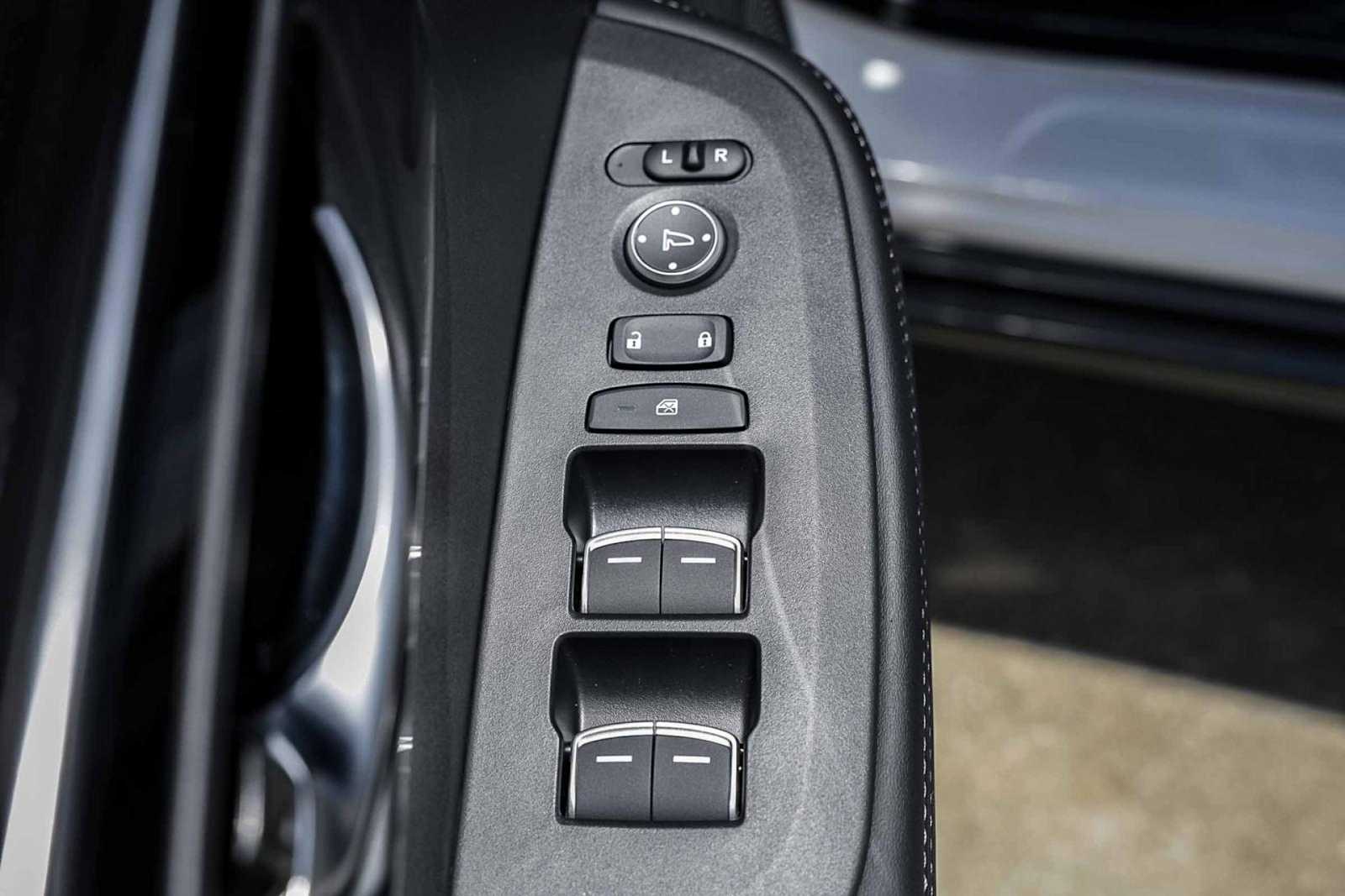 Thumbnail: 2025 Acura ADX - 27