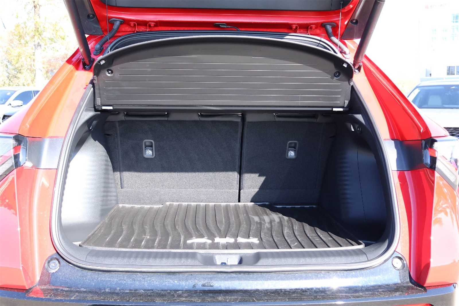 Thumbnail: 2025 Acura ADX - 19