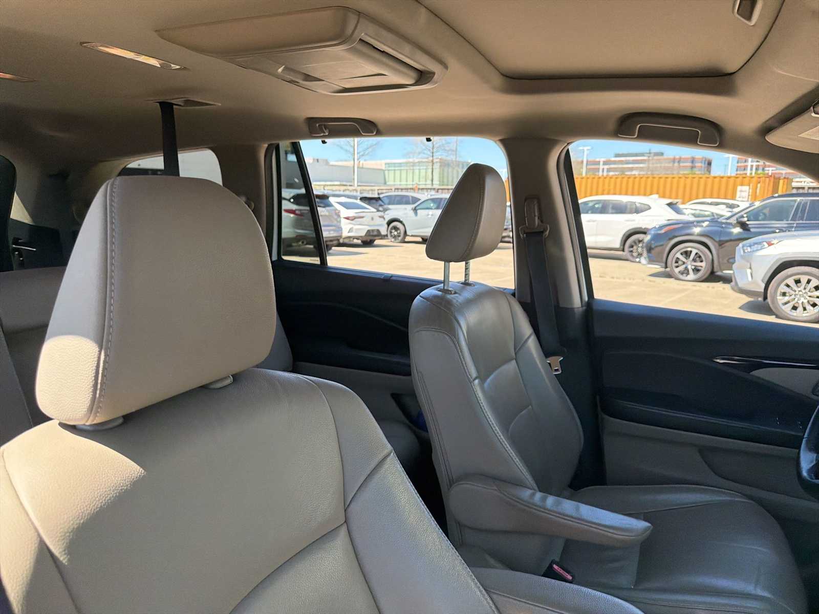 Thumbnail: 2016 Honda Pilot - 10