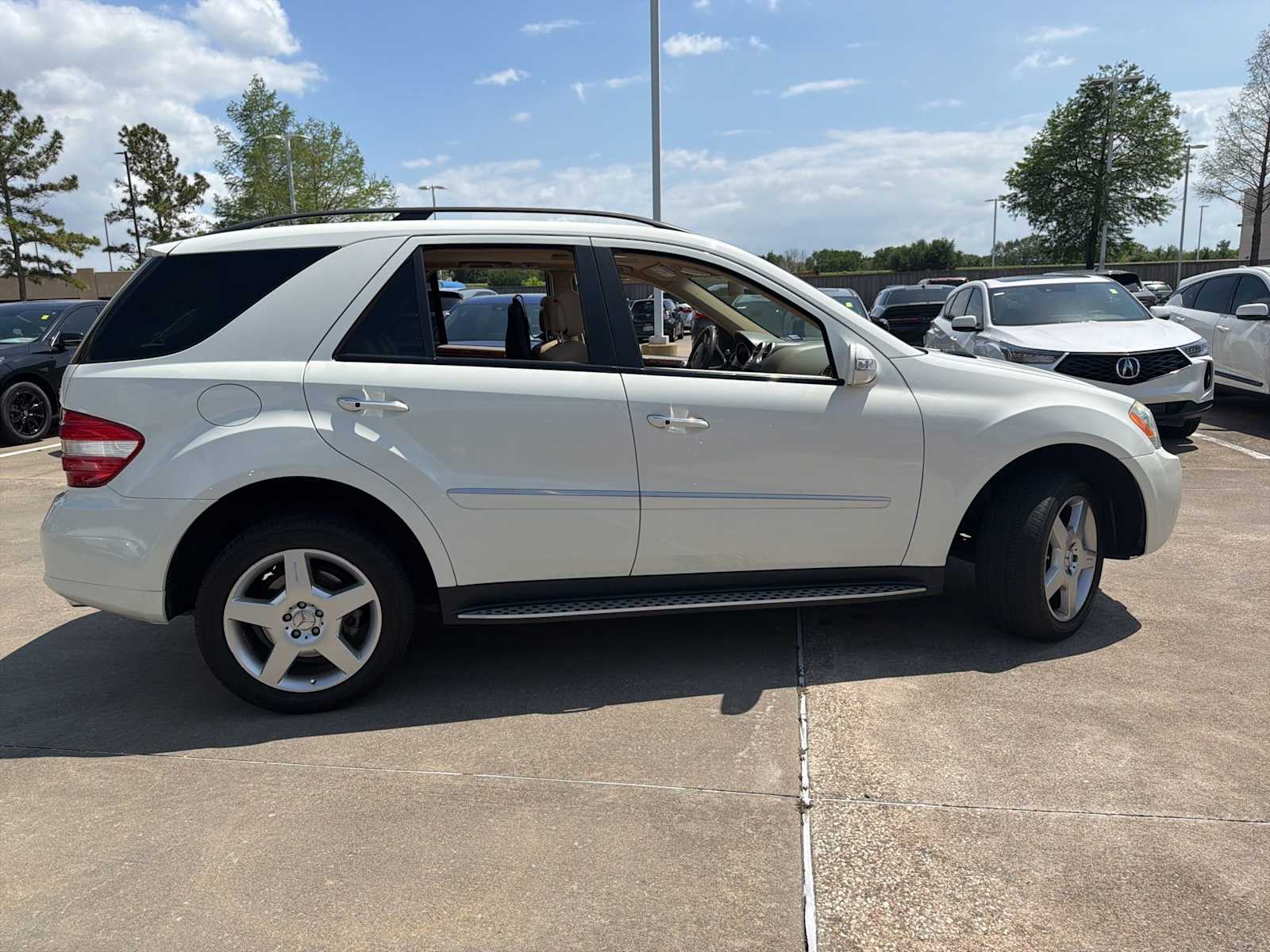 Thumbnail: 2008 Mercedes-Benz M-Class - 4