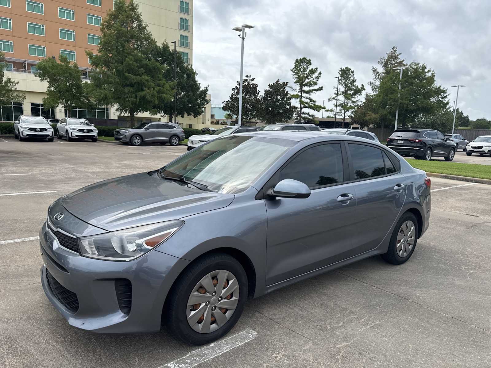 Thumbnail: 2020 Kia Rio - 1