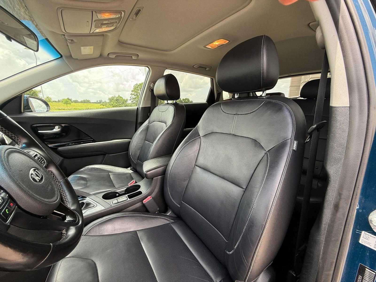 2017 Kia Niro Touring 11