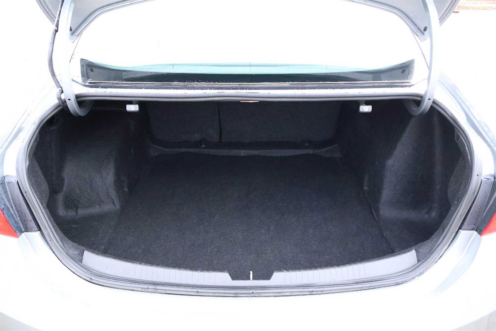 Thumbnail: 2023 Chevrolet Malibu - 19