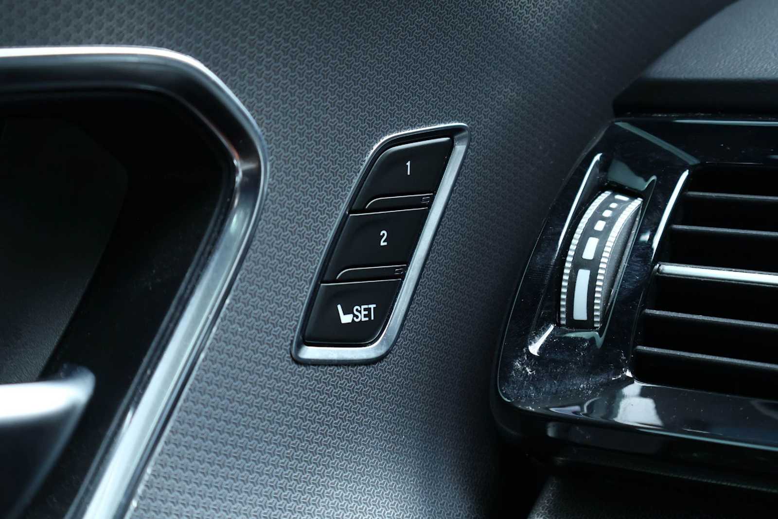 Thumbnail: 2023 Acura RDX - 24