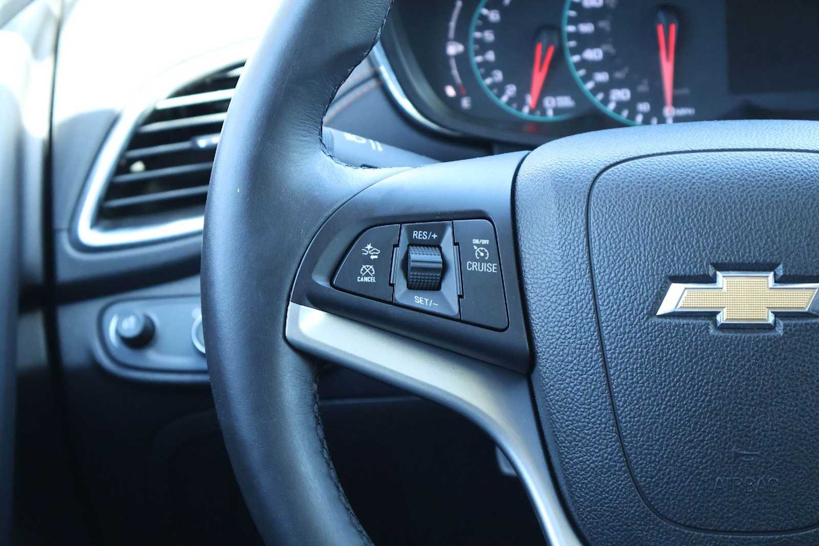 Thumbnail: 2018 Chevrolet Trax - 22