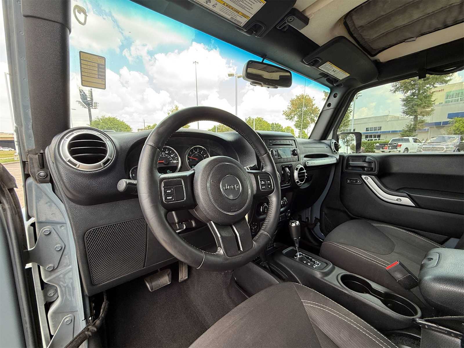2015 Jeep Wrangler Unlimited Sahara photo 2