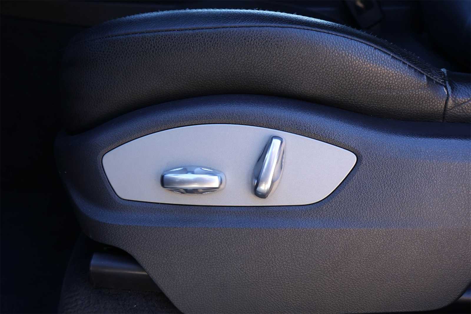 Thumbnail: 2014 Porsche Cayenne - 24