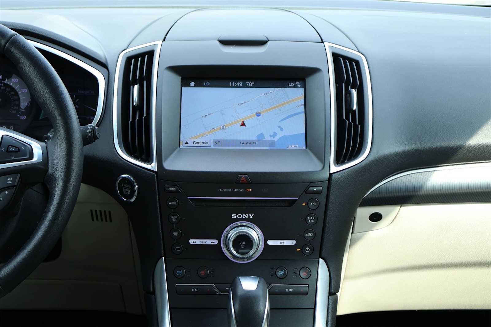 Thumbnail: 2017 Ford Edge - 16