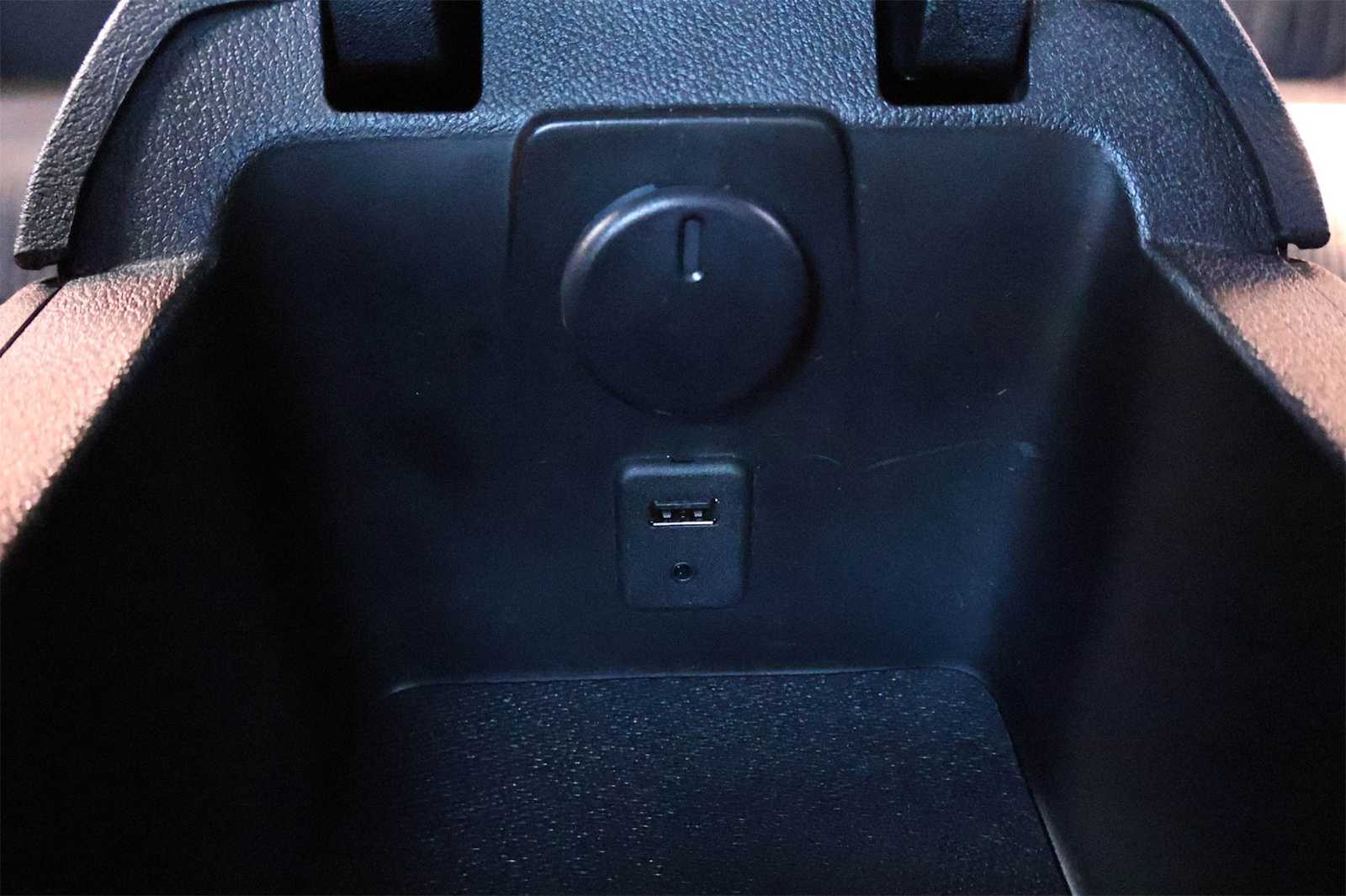 Thumbnail: 2014 Chevrolet Camaro - 25