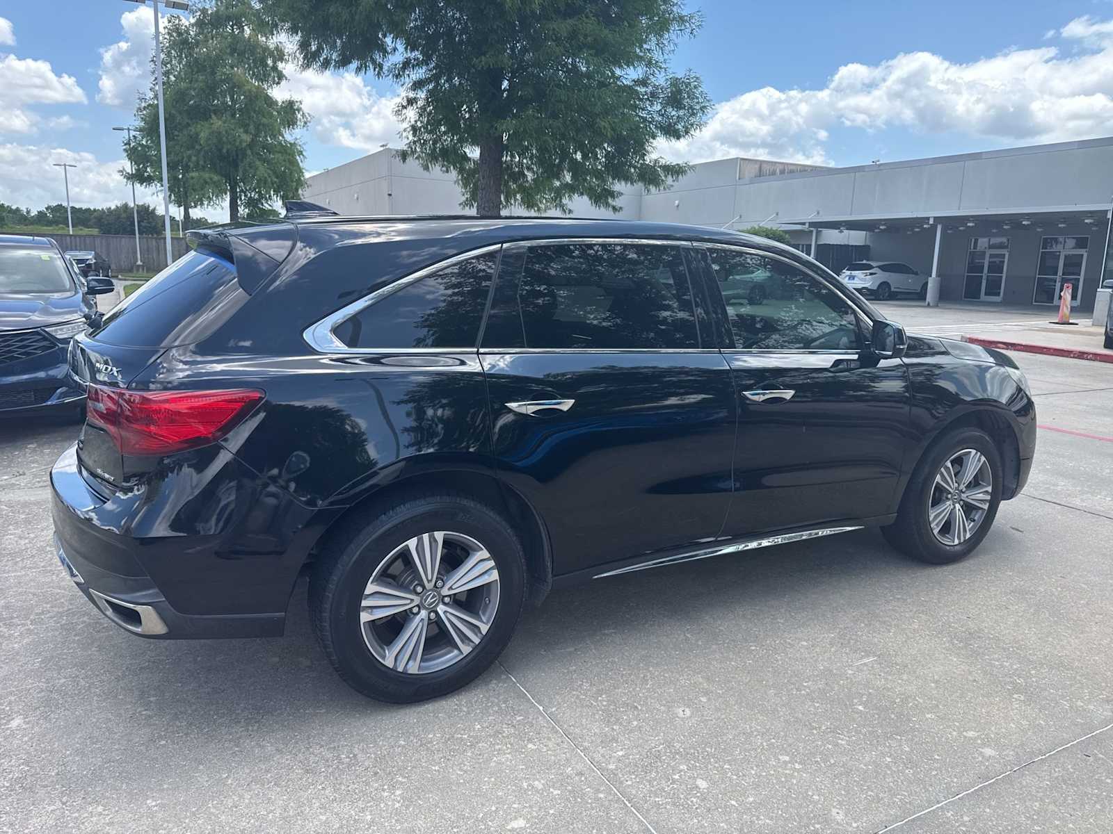 Thumbnail: 2020 Acura MDX - 4