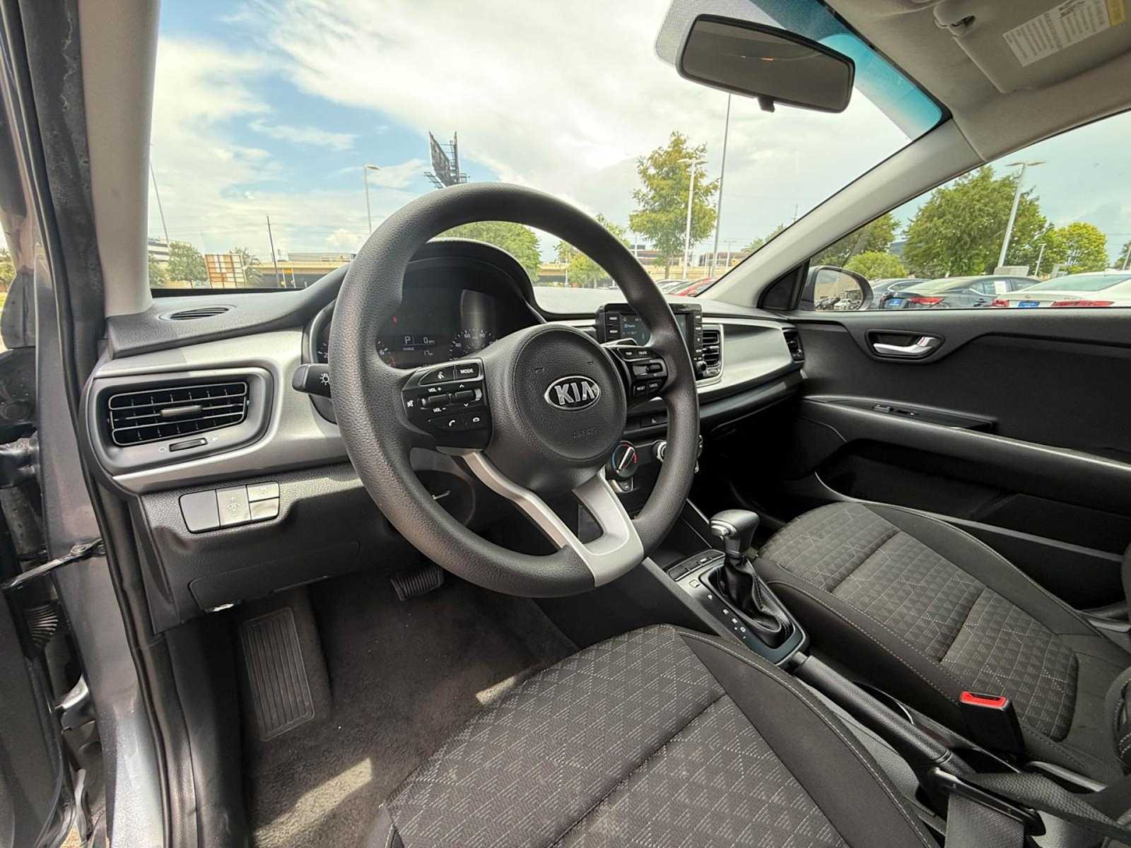 Thumbnail: 2020 Kia Rio - 2