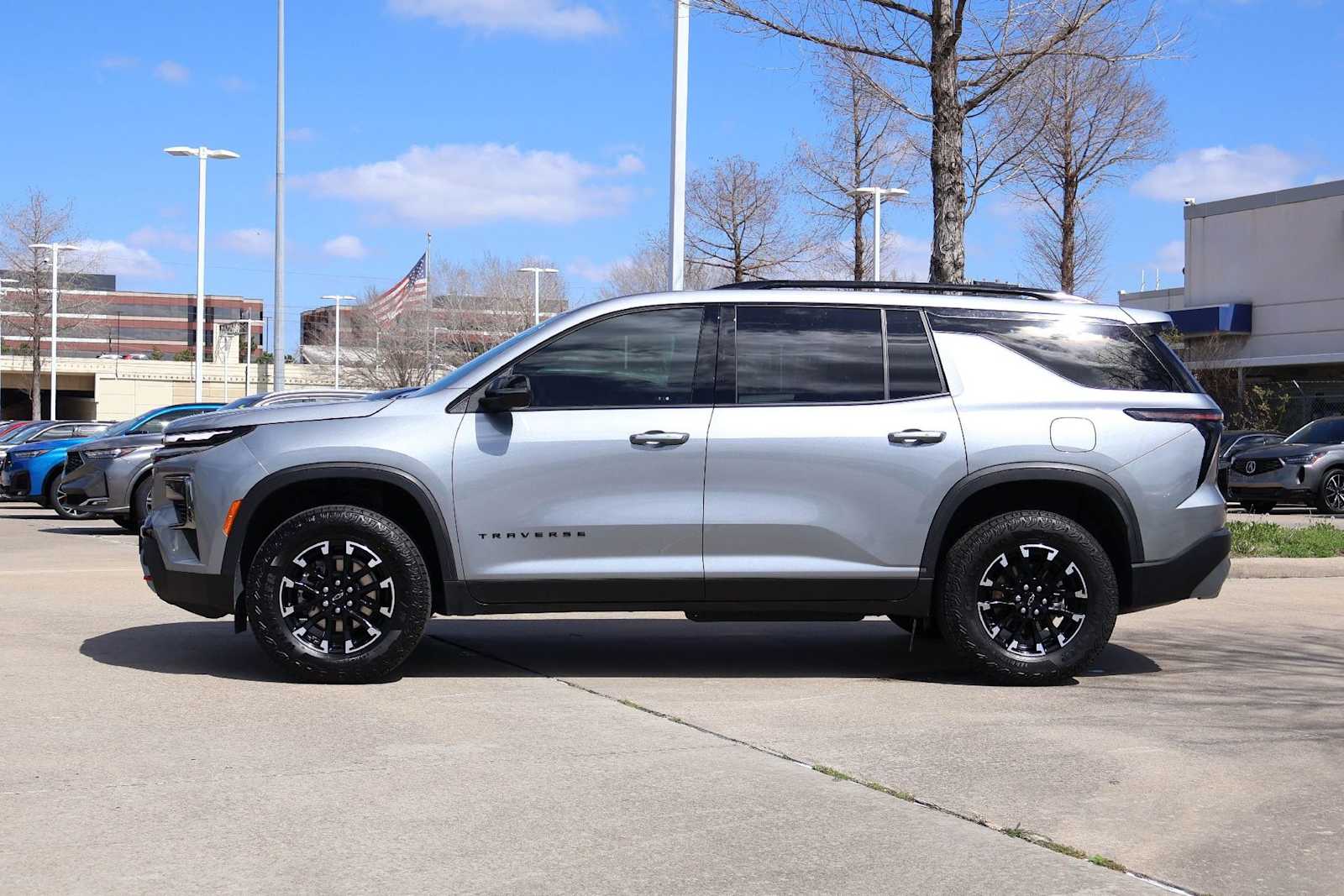 Thumbnail: 2025 Chevrolet Traverse - 3