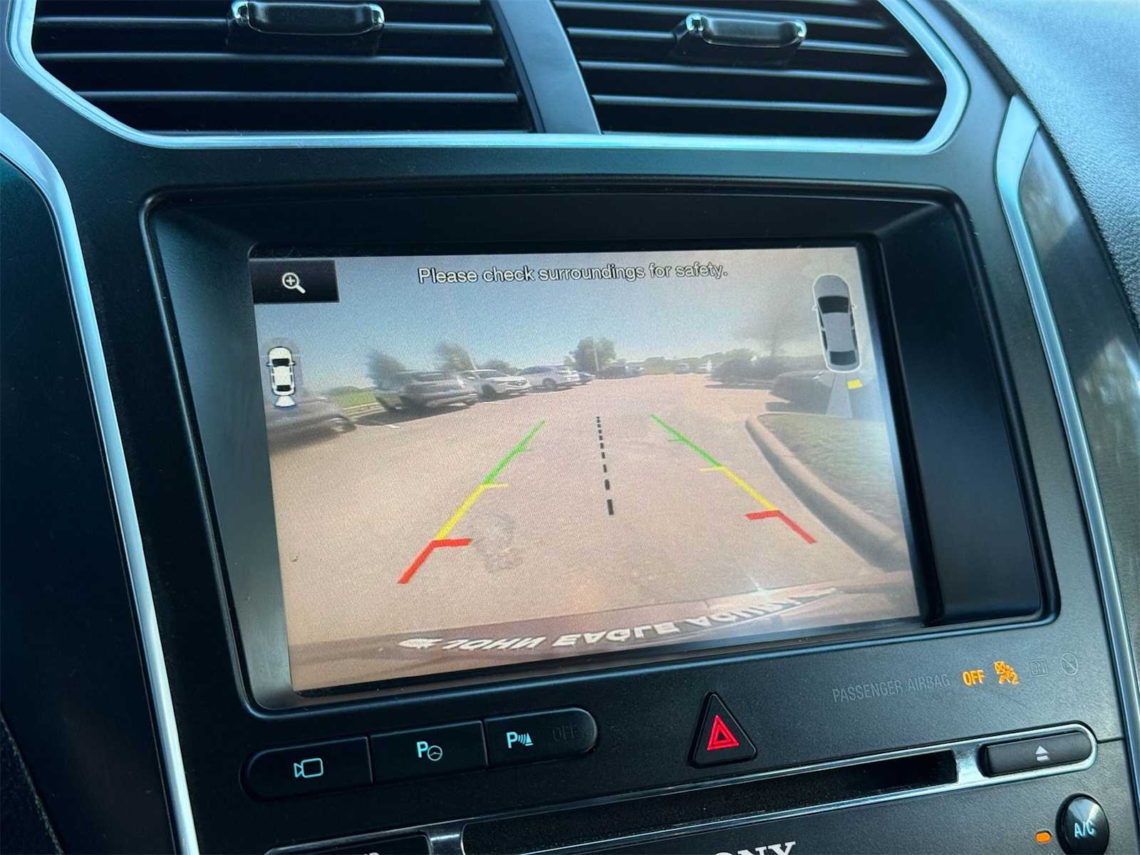 Thumbnail: 2016 Ford Explorer - 29