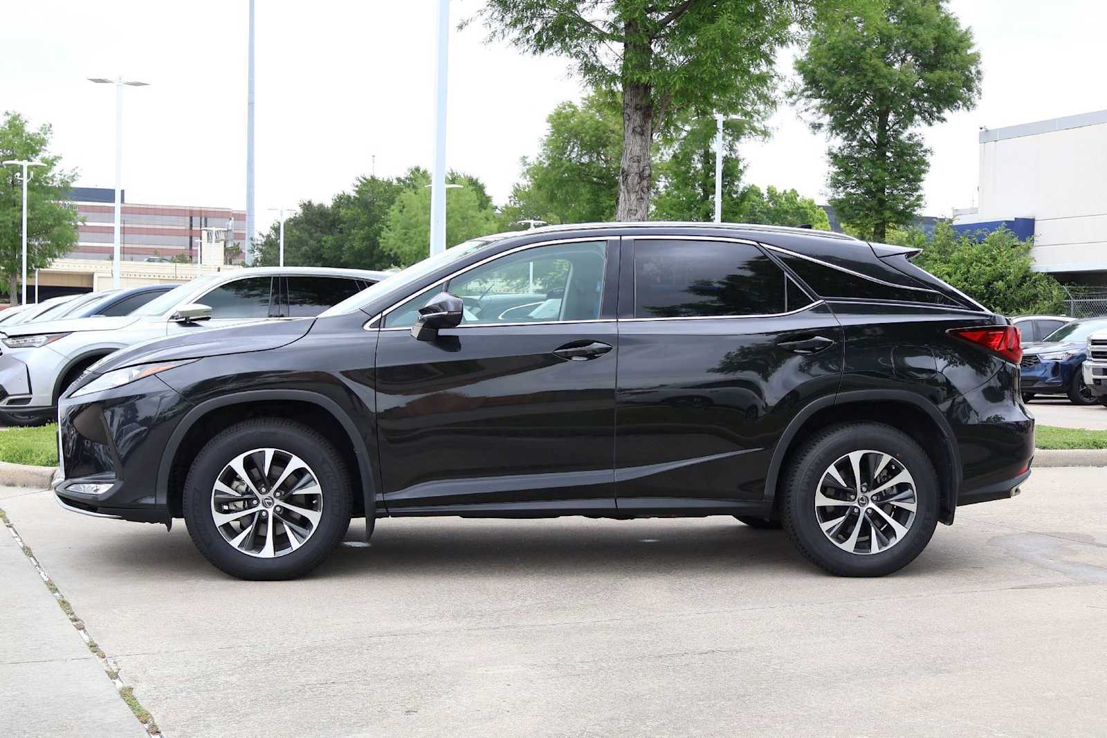 Thumbnail: 2022 Lexus RX - 3