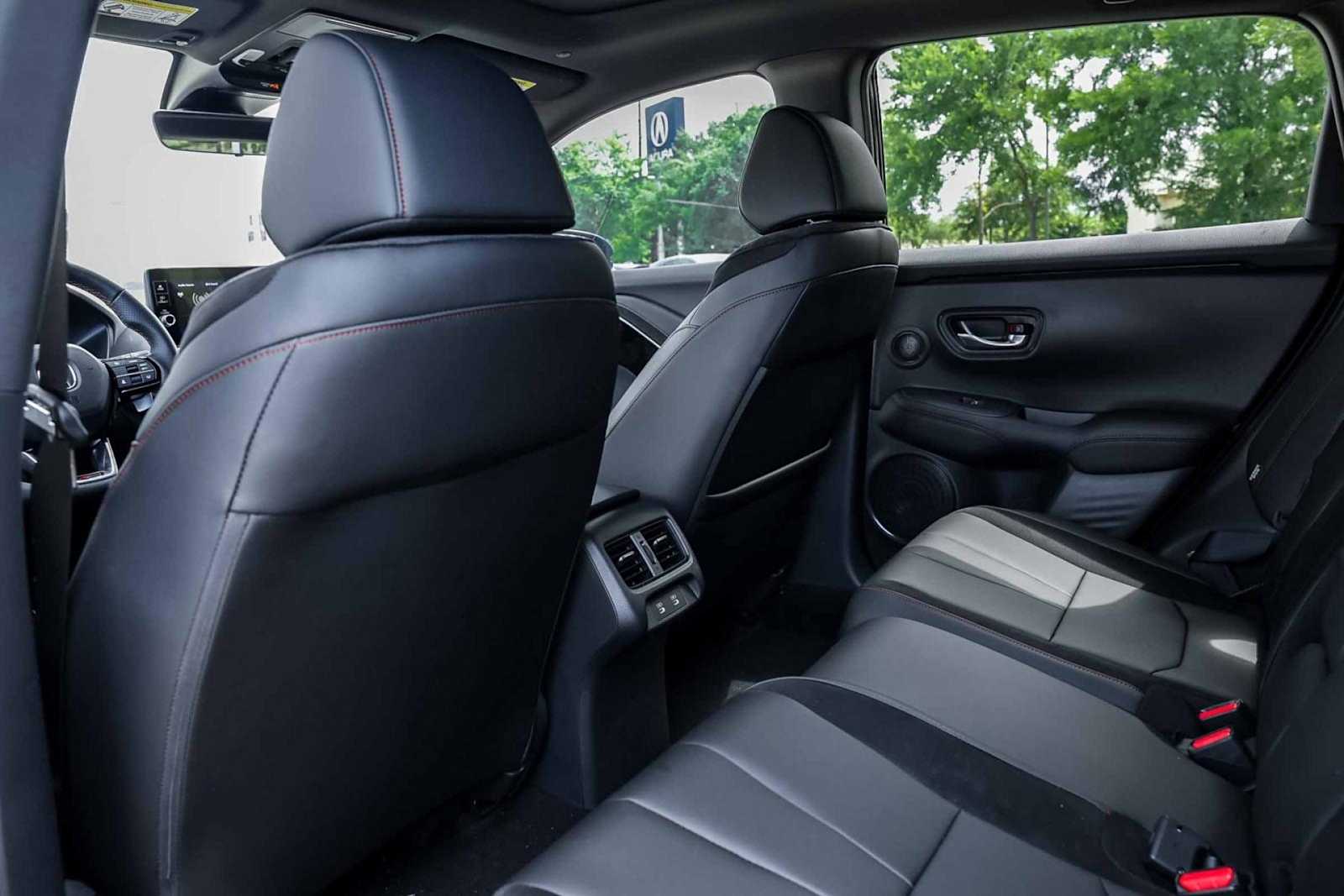 Thumbnail: 2025 Acura ADX - 12