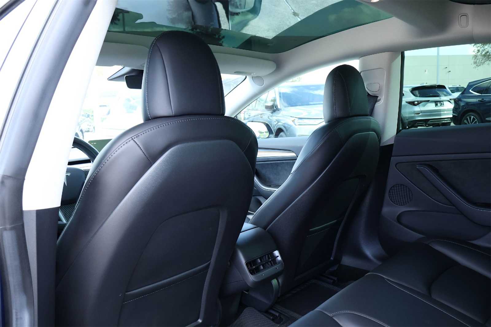 Thumbnail: 2022 Tesla Model 3 - 12