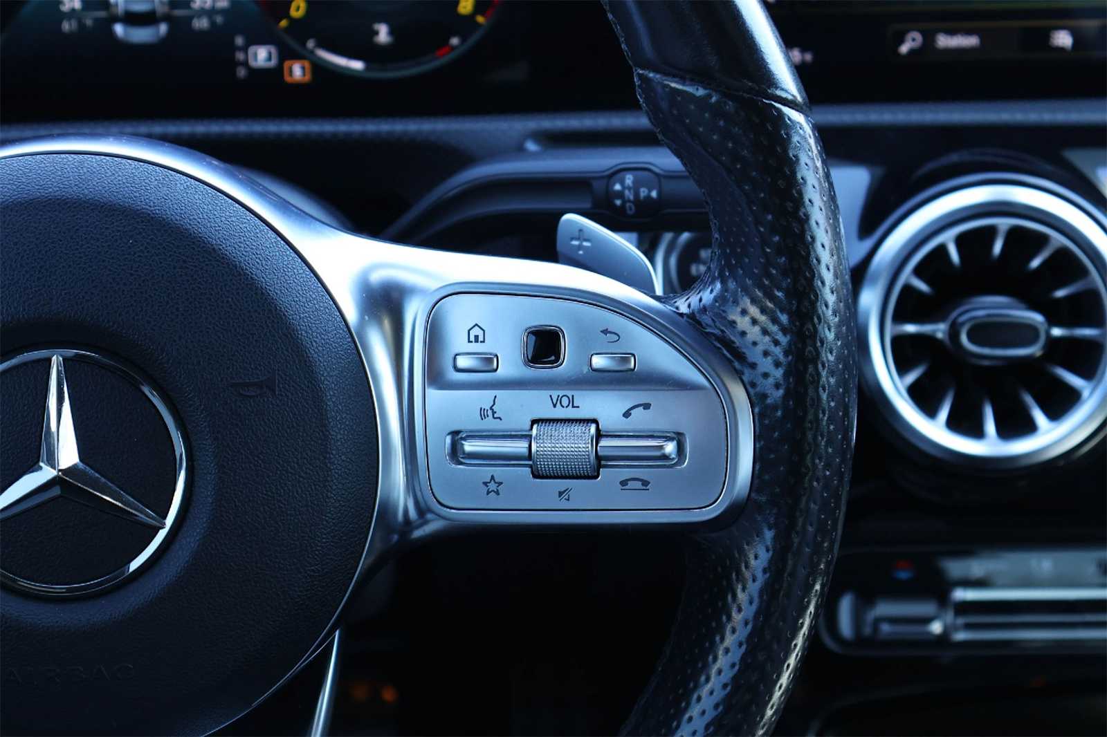 Thumbnail: 2022 Mercedes-Benz A-Class - 23