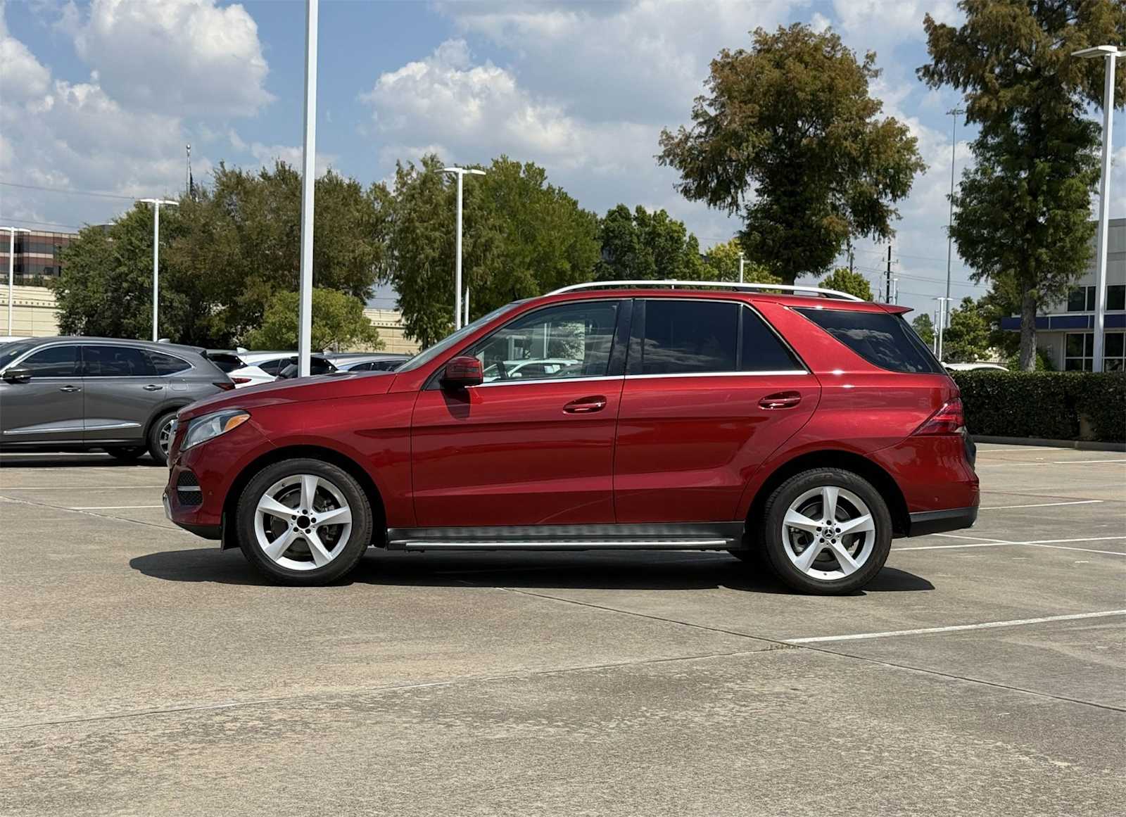 Thumbnail: 2018 Mercedes-Benz GLE - 3