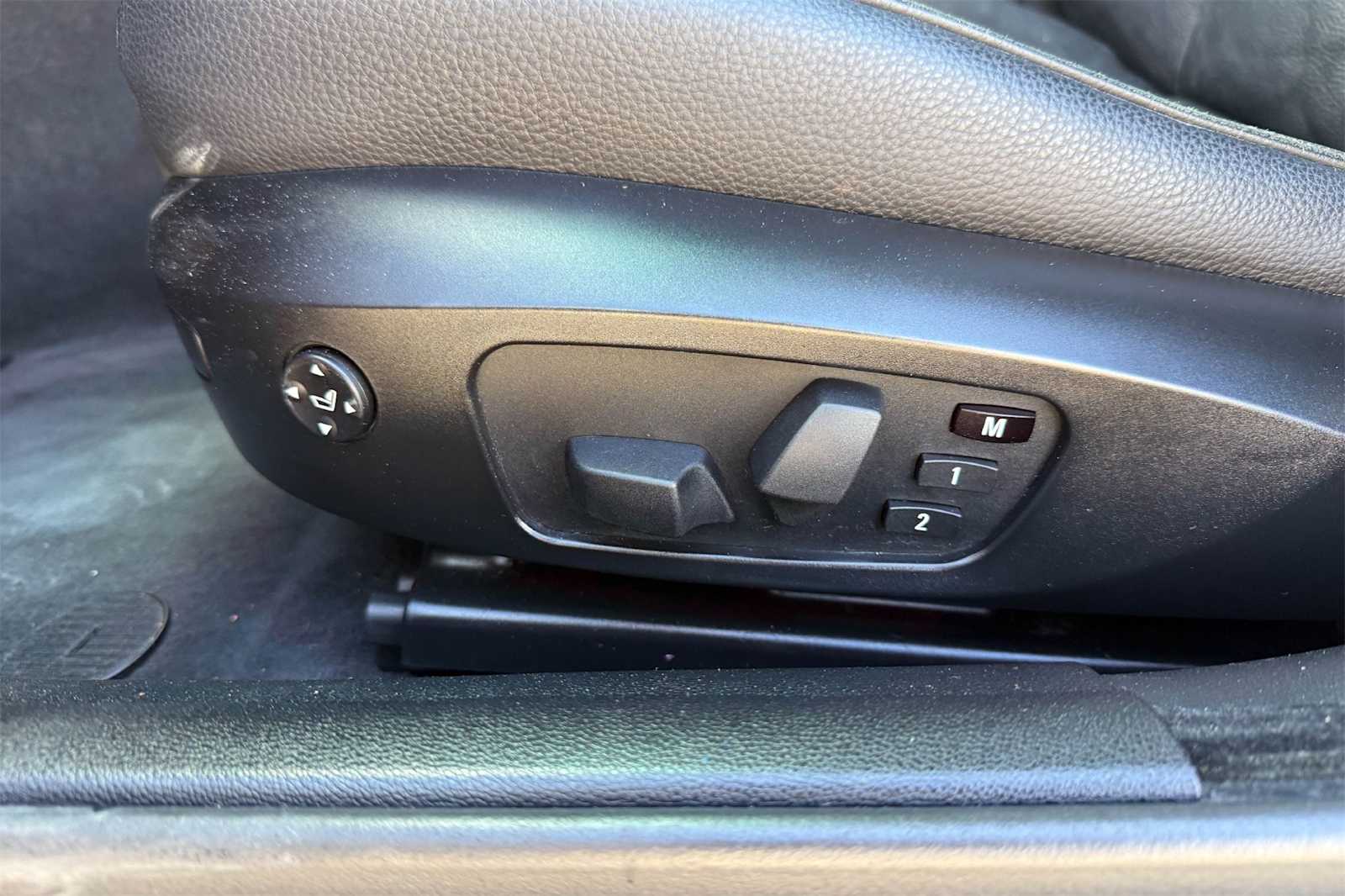 Thumbnail: 2010 BMW 3 Series - 24