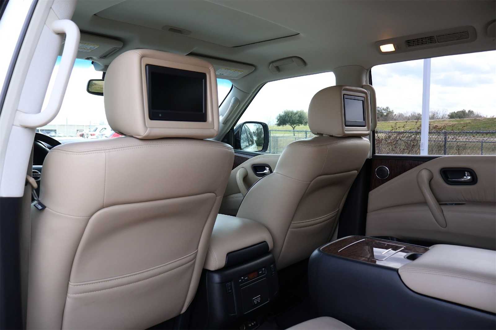 Thumbnail: 2017 Nissan Armada - 12