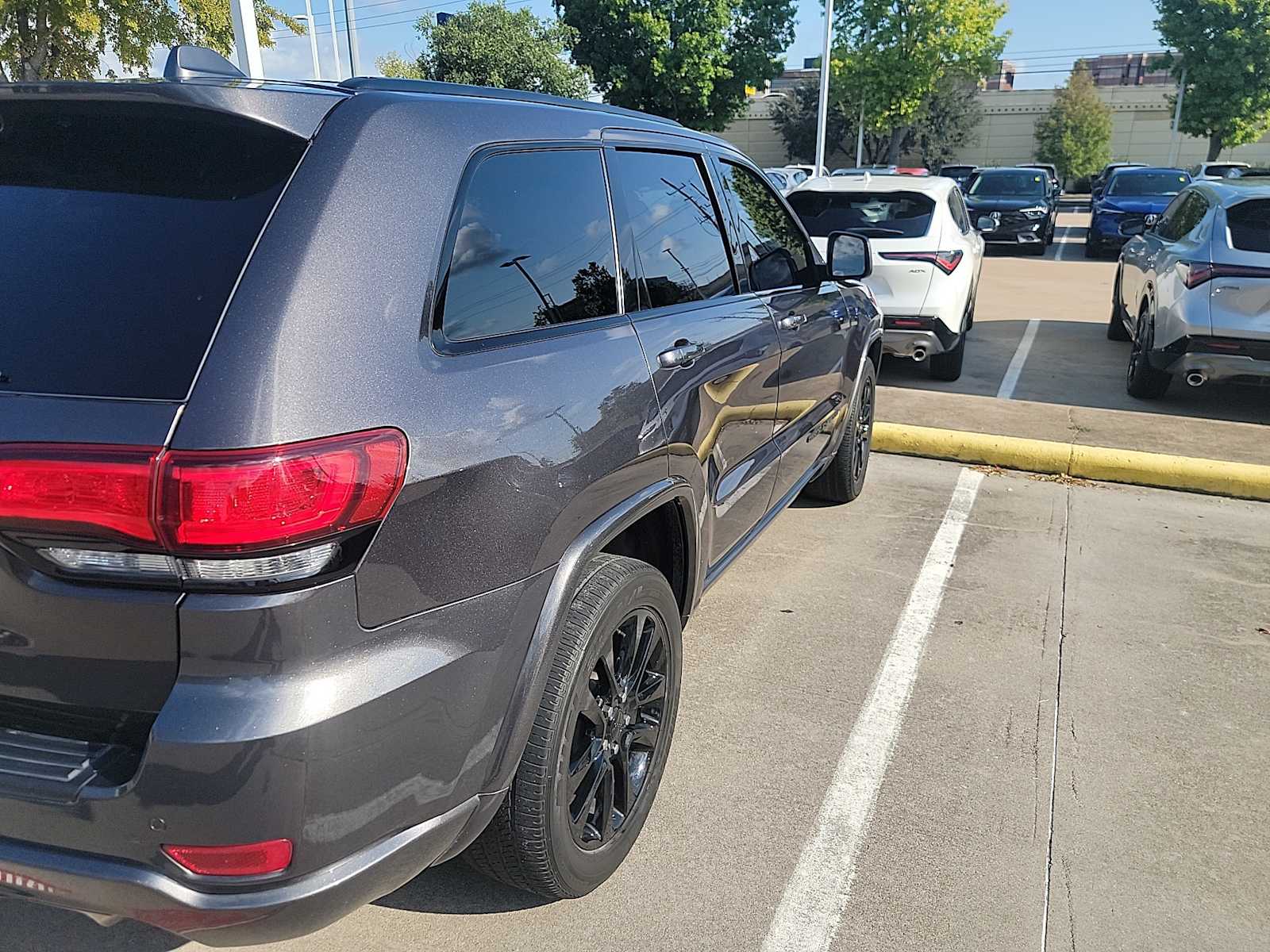 Thumbnail: 2021 Jeep Grand Cherokee - 4