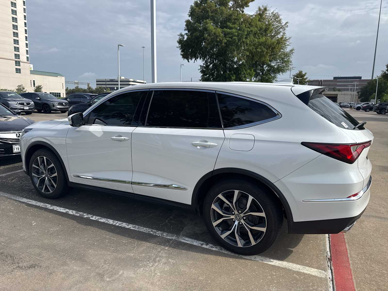 Thumbnail: 2023 Acura MDX - 3