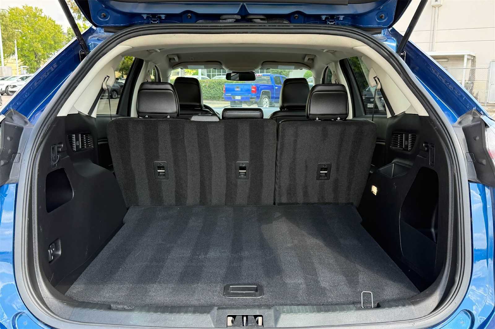 Thumbnail: 2023 Ford Edge - 19