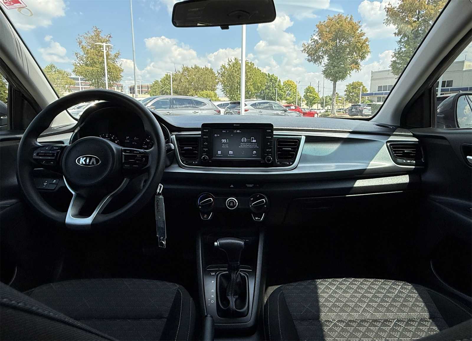 Thumbnail: 2020 Kia Rio - 10