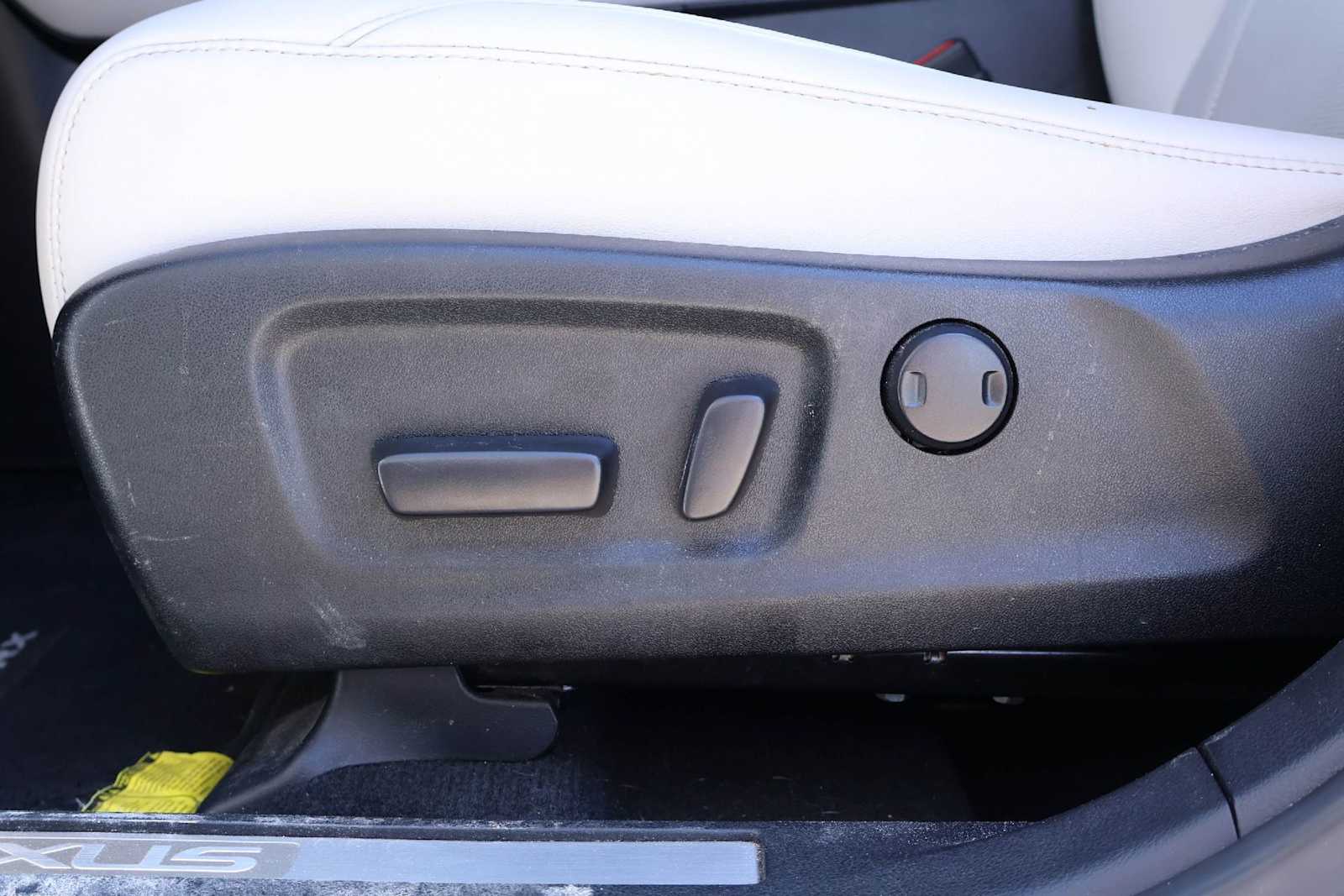 Thumbnail: 2020 Lexus RX - 23