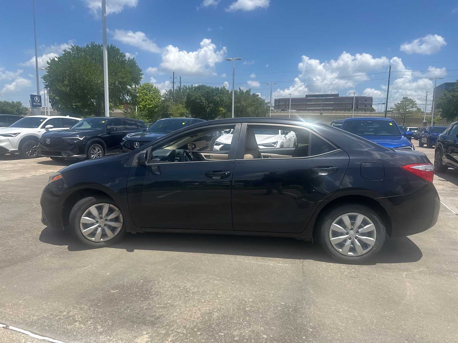 Thumbnail: 2015 Toyota Corolla - 8