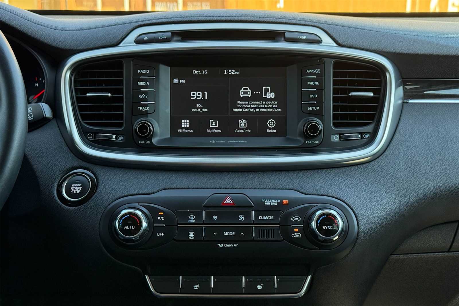 Thumbnail: 2018 Kia Sorento - 16