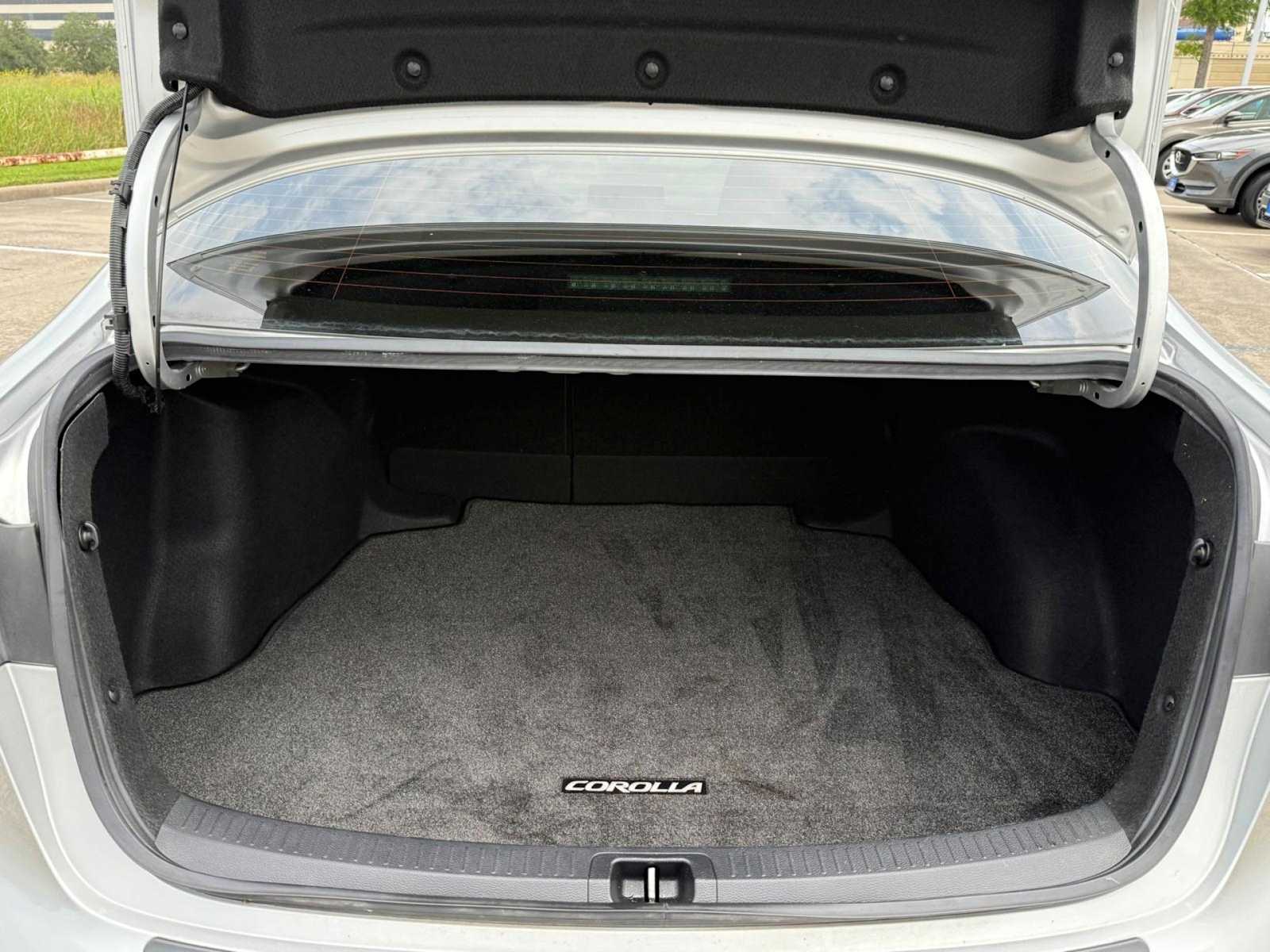 2020 Toyota Corolla SE 19